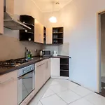 Apartment Essence Of Lodz-145m!central-secured-comfy18ppl!&freeparking Lodz