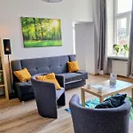 Essence Of Lodz-145m!central-secured-comfy18ppl!&freeparking Apartment *