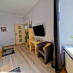 Essence Of Lodz-145m!central-secured-comfy18ppl!&freeparking *