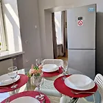 Apartment Essence Of Lodz-145m!central-secured-comfy18ppl!&freeparking Lodz