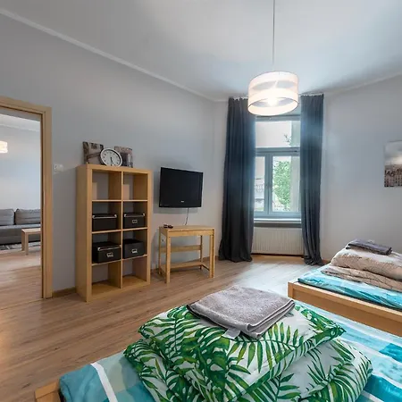 Essence Of Lodz-145m!central-secured-comfy18ppl!&freeparking Apartment *