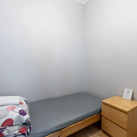 Essence Of Lodz-145m!central-secured-comfy18ppl!&freeparking Apartment Lodz (Lodz)