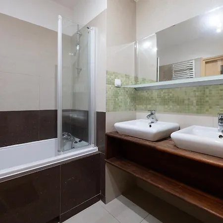 Appartement Essence Of Lodz-145m!central-secured-comfy18ppl!&freeparking