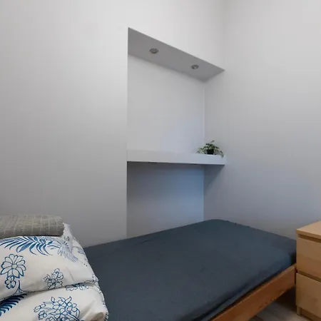 Essence Of Lodz-145m!central-secured-comfy18ppl!&freeparking Apartment