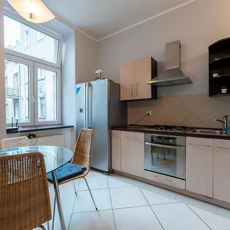 Appartement Essence Of Lodz-145m!central-secured-comfy18ppl!&freeparking *