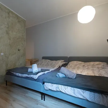 Essence Of Lodz-145m!central-secured-comfy18ppl!&freeparking *