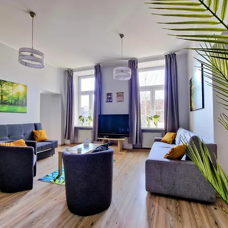 Essence Of Lodz-145m!central-secured-comfy18ppl!&freeparking