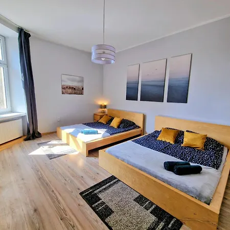 Essence Of Lodz-145m!central-secured-comfy18ppl!&freeparking *