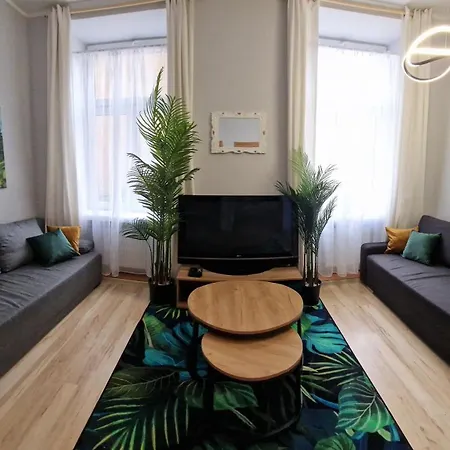 Essence Of Lodz-145m!central-secured-comfy18ppl!&freeparking