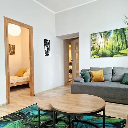 Essence Of Lodz-145m!central-secured-comfy18ppl!&freeparking *