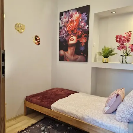 Essence Of Lodz-145m!central-secured-comfy18ppl!&freeparking وودج