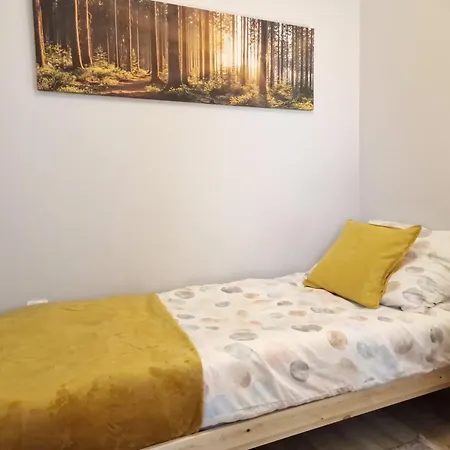 Essence Of Lodz-145m!central-secured-comfy18ppl!&freeparking Lodz