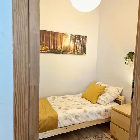 Essence Of Lodz-145m!central-secured-comfy18ppl!&freeparking 아파트