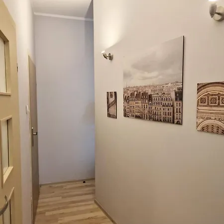 Апартаменти Essence Of Lodz-145m!central-secured-comfy18ppl!&freeparking *