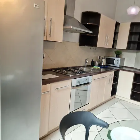 Essence Of Lodz-145m!central-secured-comfy18ppl!&freeparking Лодзь