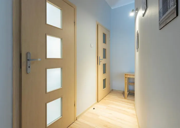 Essence Of Lodz-145m!central-secured-comfy18ppl!&freeparking 公寓 *