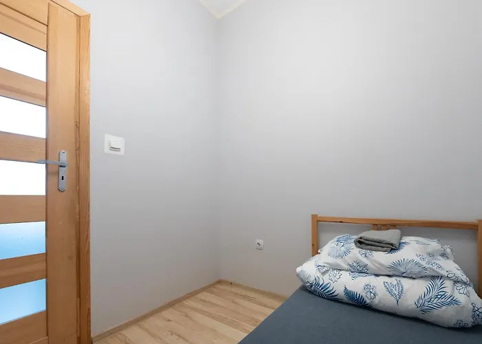 Essence Of Lodz-145m!central-secured-comfy18ppl!&freeparking *