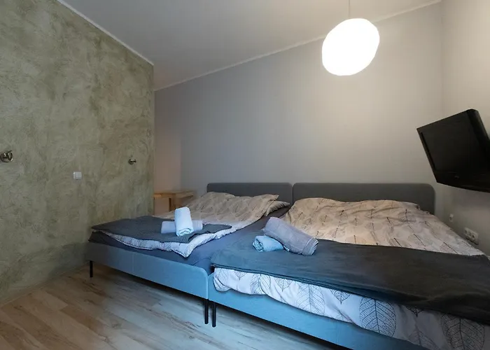 Essence Of Lodz-145m!central-secured-comfy18ppl!&freeparking *