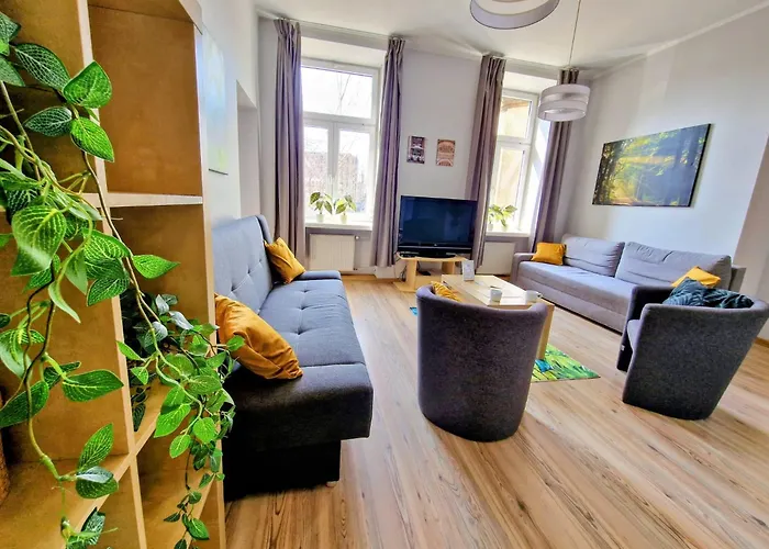 Essence Of Lodz-145m!central-secured-comfy18ppl!&freeparking *