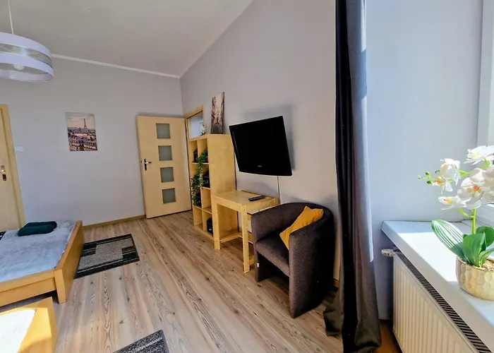 Essence Of Lodz-145m!central-secured-comfy18ppl!&freeparking *