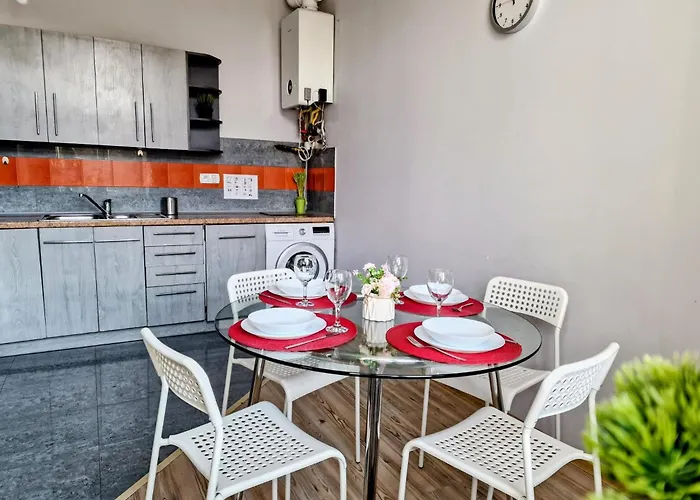 Essence Of Lodz-145m!central-secured-comfy18ppl!&freeparking 公寓 罗兹